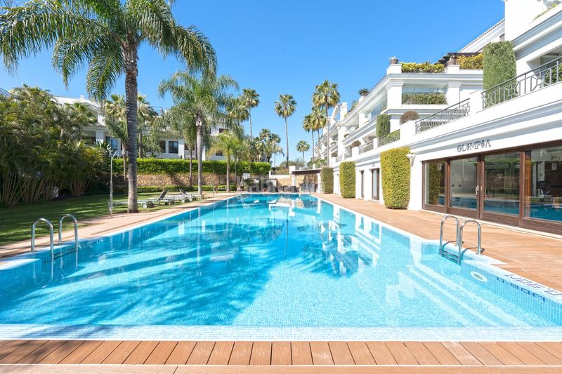 Foto 8e662628-c1a7-4d06-bc72-5429273e04fd. Pis amb aparcament piscina a puerto de Estepona Estepona