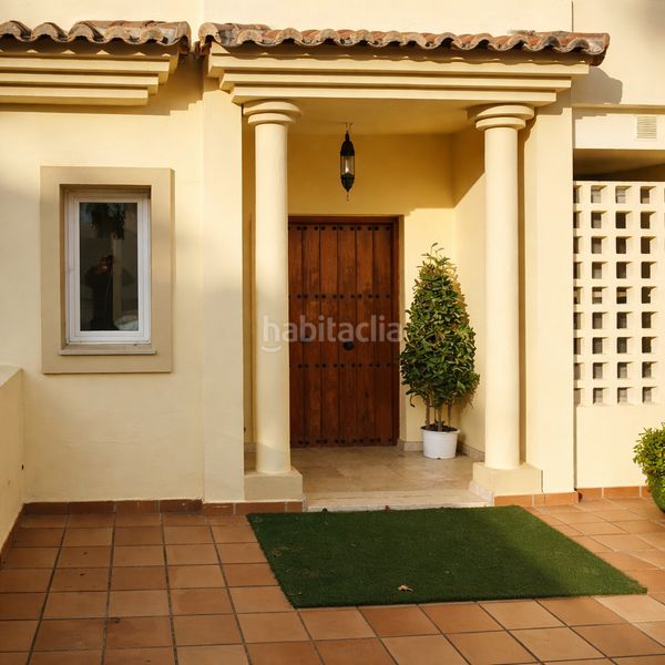 Foto 252f0cc5-3827-40d2-a6a3-5b6b03092030. Pis amb aparcament piscina a Sotogrande alto Sotogrande