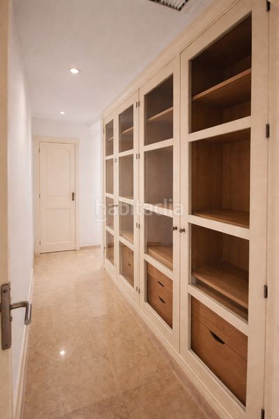 Foto 290f2231-96cc-4455-afe9-76975f6f01b5. Pis amb aparcament piscina a Sotogrande alto Sotogrande