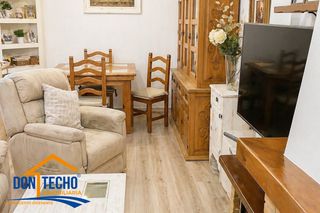 Casa adossada a Calle Caruso