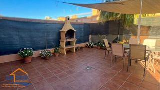 Casa bifamiliare  Lugar urbanizacion san jose. A la venta chalet pareado en benajaraje con vistas al mar