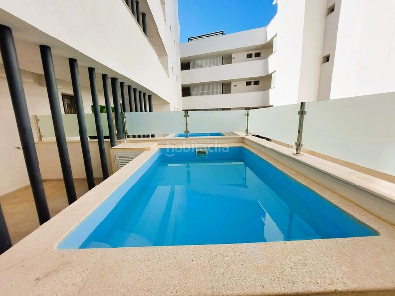Foto 502d4d97-87ab-423d-8768-a66e215b4c51. Pis amb calefacció aparcament piscina a Zona Calvario Estepona