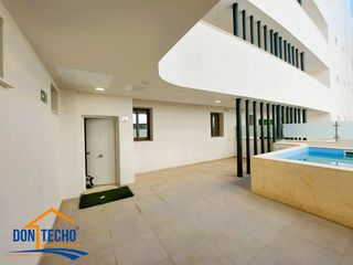 Pis  Calle josé echegaray. Última vivienda disponible bajo con piscina privada en estepona