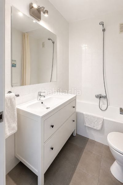 Foto b7b5eca5-b18d-4cf2-840d-73356f10f5c4. Flat with heating in Centre Figueres