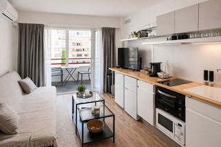 Studio  Carrer cap ponent 11. Moderno apartamento tipo loft totalmente reformado en venta en l