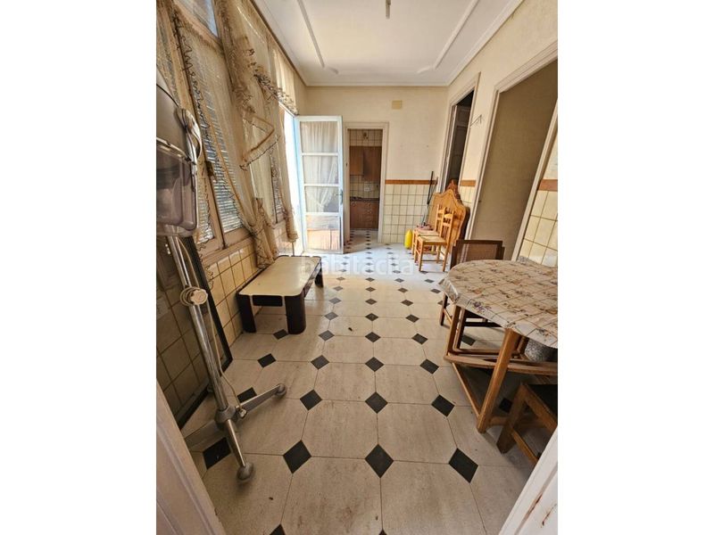 Foto a93dabc2-1772-40d7-ac91-1a3ba652d0a9. Casa amb aparcament a Novelda