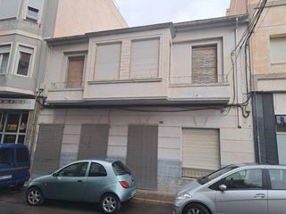 House  Avenida c. de la virgen de los desamparados. Edificio en venta en novelda