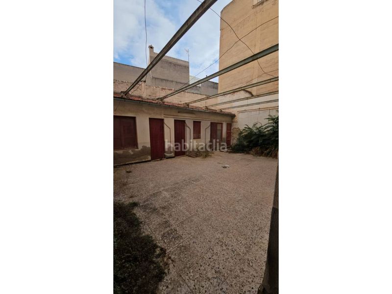 Foto fa1fbd12-b908-4f72-a1d2-9d58fe77cb76. Casa amb aparcament a Novelda