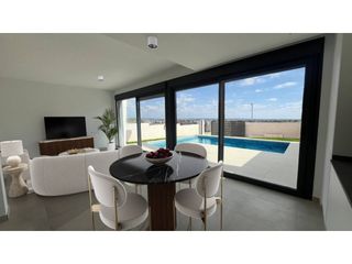 Xalet a Monte y Mar. Chalet de obra nueva en monte y mar