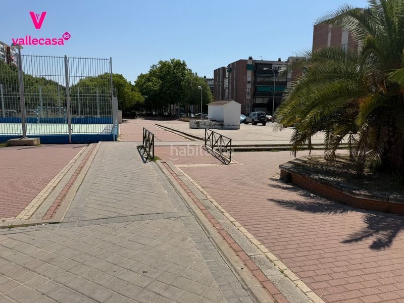 Foto ae78c53f-6ef1-4535-84a9-609e71cef8e1. Aparcament cotxe a Las Águilas Madrid