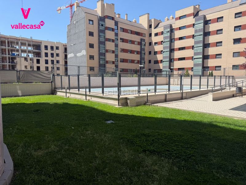 Foto c5d32c1c-f2d9-4c30-96a0-e5cb8197b0b2. Pis amb calefacció aparcament piscina a Ensanche de Vallecas-La Gavia Madrid
