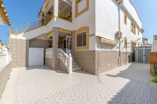 Casa aparellada a Urbanizacion Parque Naciones 38a