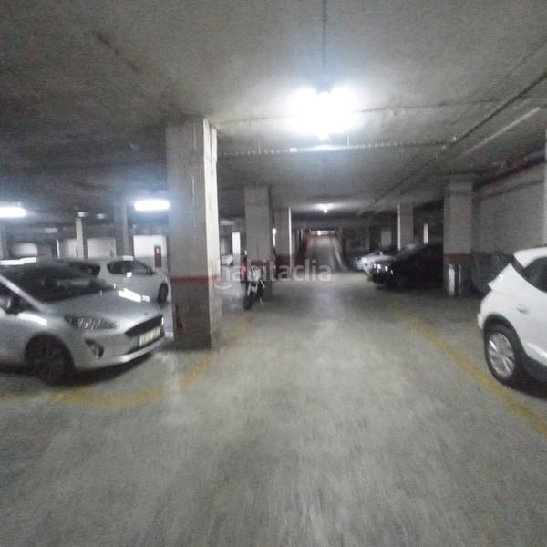 Foto f5847067-06dc-470d-8eb6-5dbdaa402823. Parking voiture dans Sant miquel Granollers