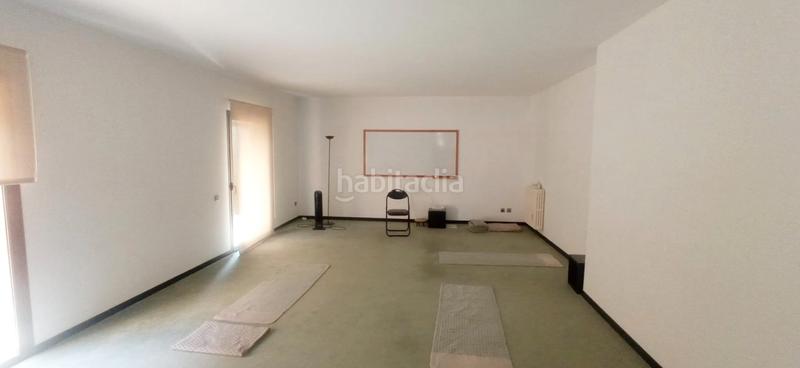 Foto 1a8b946f-0af6-495d-a14f-87e73442f3f0. Local commercial avec chauffage dans Centre Granollers