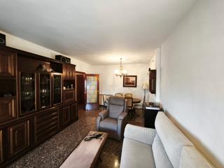 Pis  Carrer de girona. Amplio piso con 4 habitaciones
