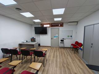 Business premise in Centre