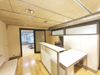 Oficina a Avinguda Sant Esteve