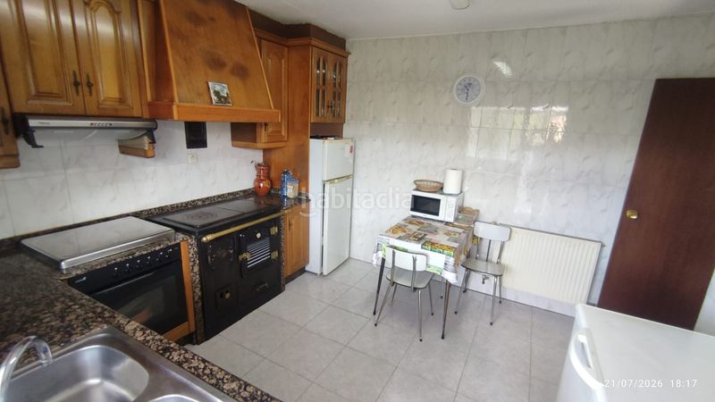 Foto dce4df4d-5287-4b19-ac98-a04f09d35a41. Casa amb calefacció a Mesoiro Coruña (A)
