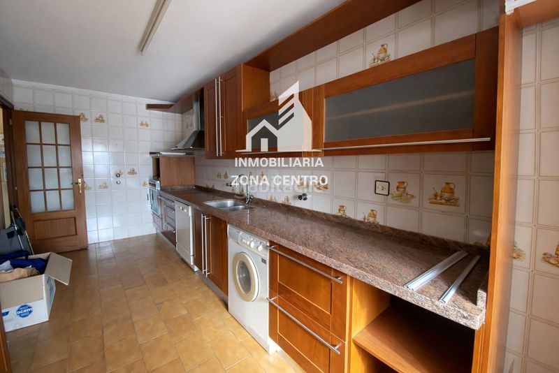 Foto ccd20874-45d8-412c-b59e-69aff287fb86. Pis amb aparcament a Centro Palencia