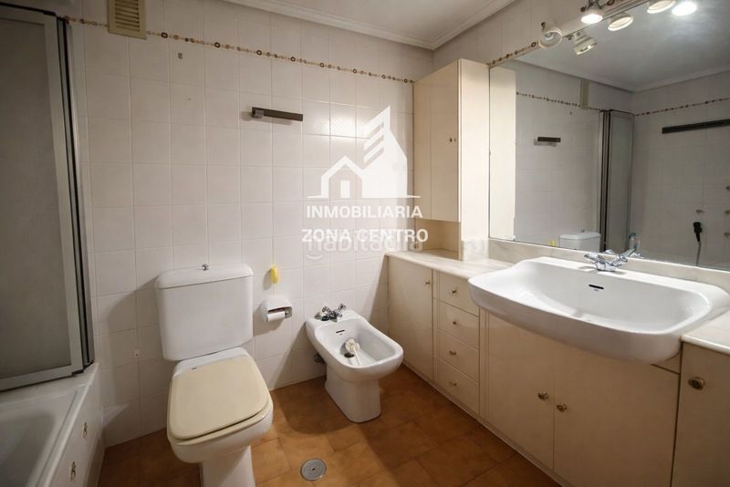 Foto cd5127eb-4037-4572-96ee-62abe0674197. Pis amb aparcament a Centro Palencia