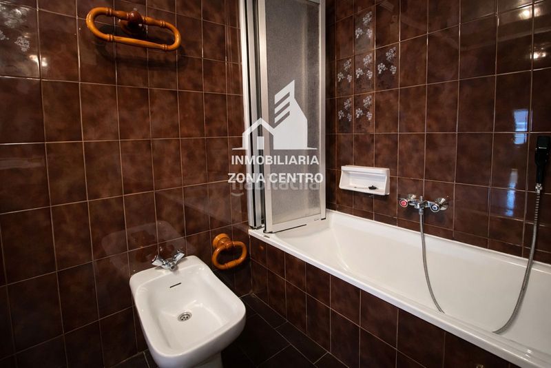 Foto e48c0098-1624-44b5-bb3f-15aab5427dfb. Pis amb aparcament a Centro Palencia