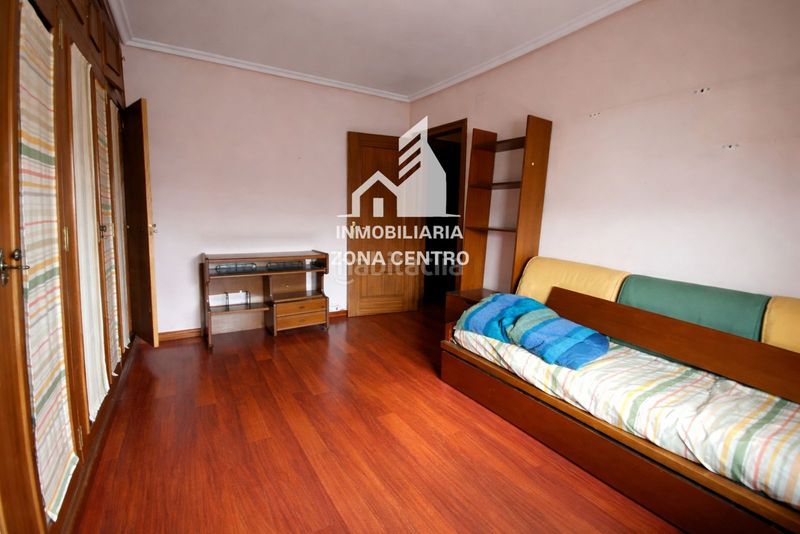 Foto fcfd80df-3c03-4c0e-9500-ecbfcbd389e4. Pis amb aparcament a Centro Palencia