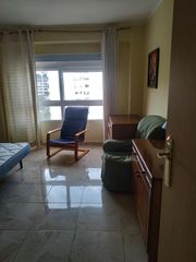 Miete Etagenwohnung in Carrer del doctor nicasi benlloch 24. Precioso piso en alquiler muy luminoso, para entrar