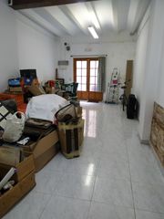 Alquiler Local Comercial en Carrer del doctor peset cervera 36. Local , con preciosa terraza interior, ideal para cualquier nego