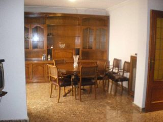 Lloguer Pis a Carrer de la puríssima 5. Piso muy amplio para entrar a vivir ,