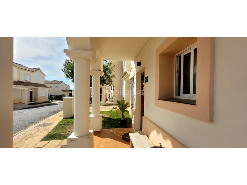 Foto c5a7b808-4c8a-46c0-9da1-93250134086a. Casa aparellada amb aparcament piscina a Costa Esuri Ayamonte