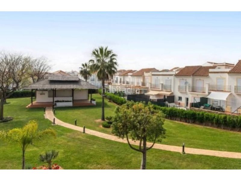 Foto ed0b4ff3-17d5-48df-88ef-1c297e33fce5. Casa aparellada amb aparcament piscina a Costa Esuri Ayamonte