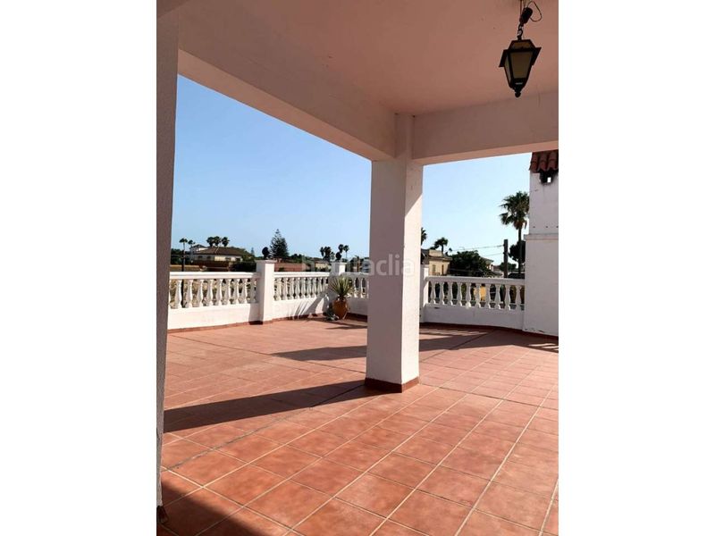 Foto 40ecb56a-4bd5-41d0-8878-ec318d762f00. Rent chalet with heating parking in Chipiona norte Chipiona