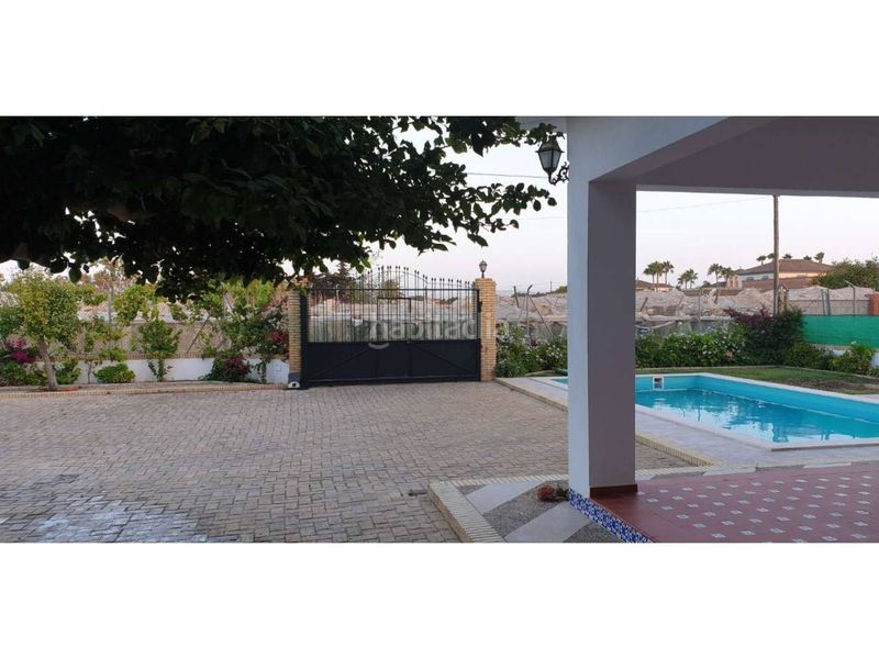Foto 55a9e8ce-cb2e-4014-b503-6c1d839f5d19. Rent chalet with heating parking in Chipiona norte Chipiona