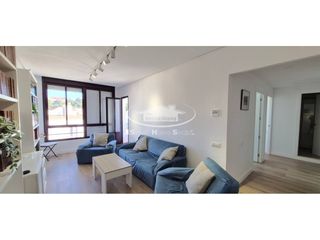 Etagenwohnung in Centro-Calzada-Cabo Noval