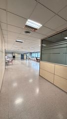 Lloguer Oficina  Carrer dandorra 45a. Oficinas diáfanas 250m² con luz natural con vistas a la montaña