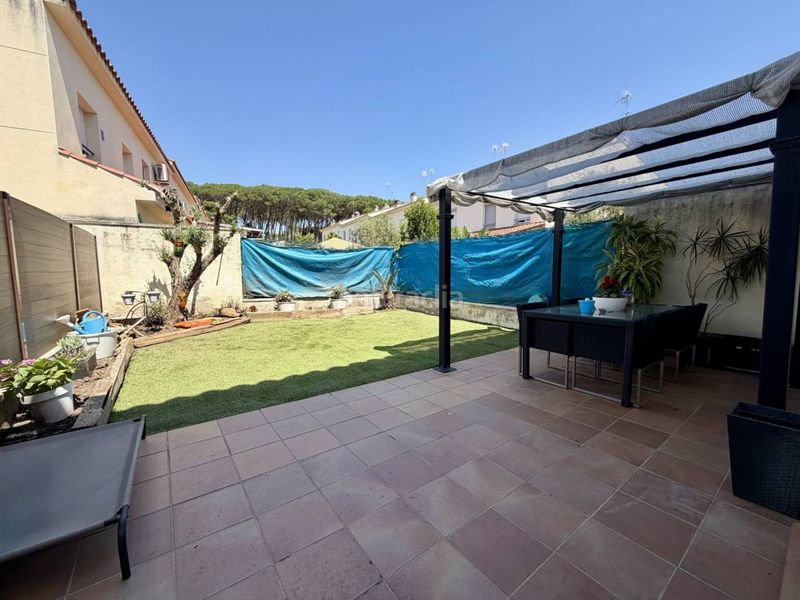 Foto 1cf4db35-db13-484e-a5f0-3dc9d271036d. Casa adosada  en venta en Centre Vidreres