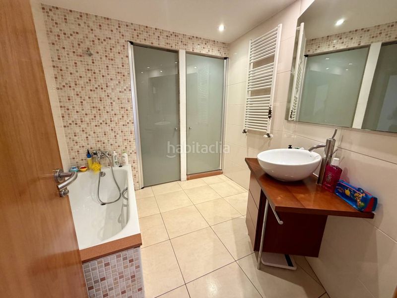 Foto 9923a948-6d8f-42bc-aebb-5401c9f39c0c. Casa adosada  en venta en Centre Vidreres