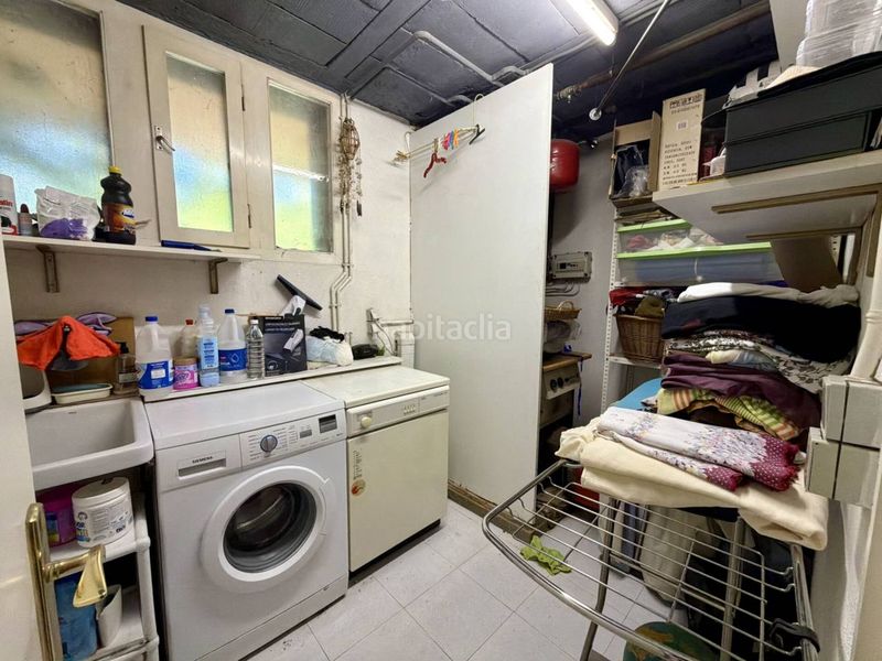 Foto 9297f5dd-f694-44c9-9f96-b66c2870635b. Casa amb aparcament a Llambilles