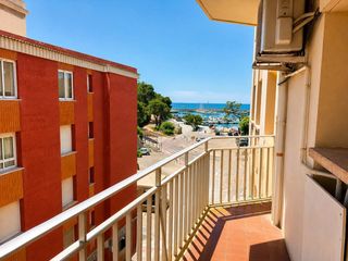 Piso  Carretera palamós. Apartamento reformado en primera línea de mar a 50 metros de la