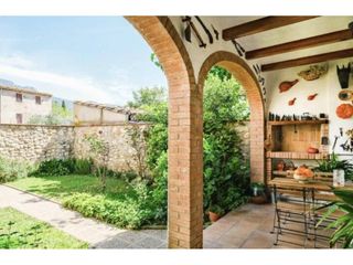 Haus  Calle sales de llierca. Casa rural reformada con licencia turística en tortellà alta gar