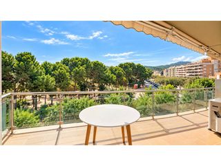 Piso  Paseo gu�xols. Exclusivo piso de 193 m construidos con licencia tur�stica en pr