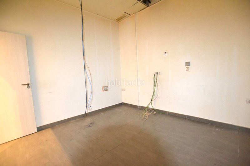 Foto 9941b723-d239-4e83-86e1-b0feb9f20f77. Local comercial a L´Amistat Valencia