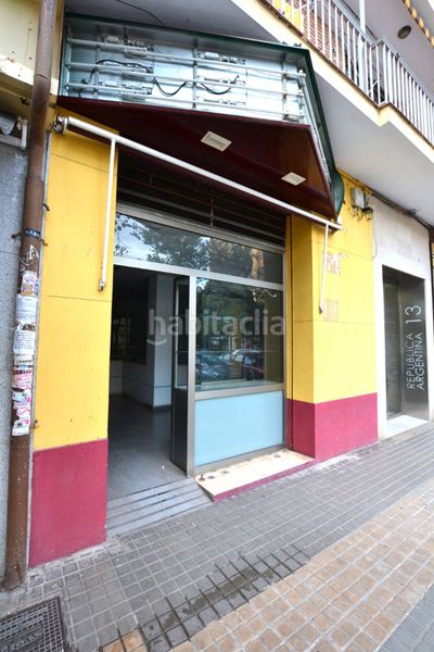Foto e9bd6040-82df-46db-bc3f-1929ce3445b8. Local comercial a L´Amistat Valencia