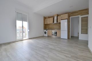 Miete Etagenwohnung  Plaça de sant felip neri. Vivienda reformada. sin muebles, con electrodomésticos.