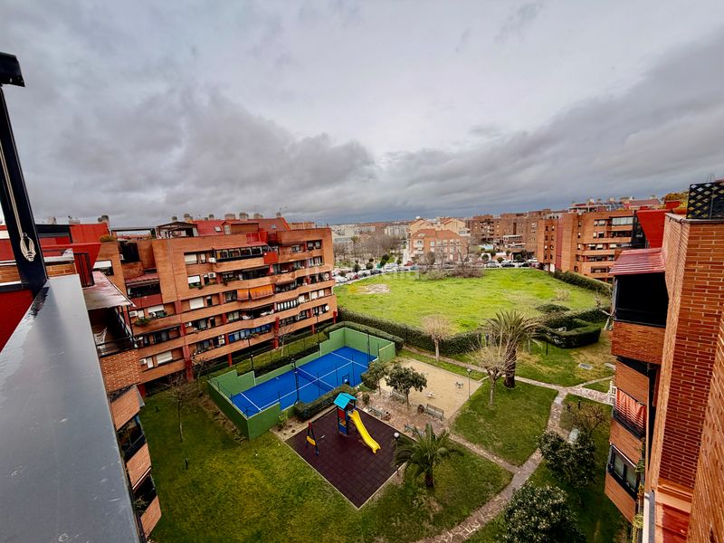 Foto 0ac38b2b-c0fb-4c71-a6c9-3dd92b456d3b. Dúplex amb calefacció aparcament piscina a V Centenario Leganés