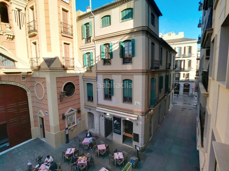 Foto e6d9c6d4-0c75-4ebc-925d-9d674643427c. Pis amb xemeneia calefacció aparcament a Centro Histórico Málaga