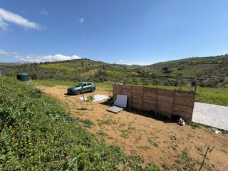 Finca r�stica  Diseminado diseminados. Parcela completamente llana con agua y luz de 10.000m2