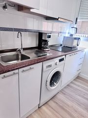 Rent Flat  Calle mar baltico 37. Piso disponible de septiembre a junio incluido