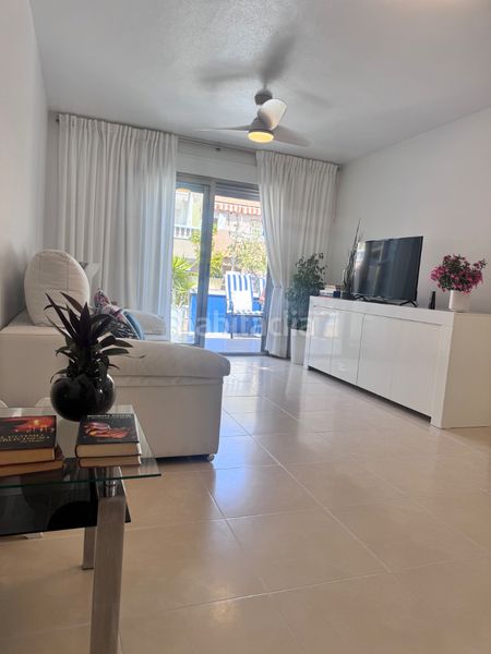 Foto 987c05a1-04ff-476f-866d-869f47d373d6. Flat in avenida doctor mariano ruiz canovas 24 in Torrevieja
