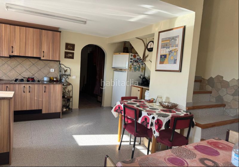 Foto edd380a9-a177-4213-a0bb-0a39a63122cc. Masia amb xemeneia aparcament a L´Ametlla de Mar Ametlla de Mar (L´)